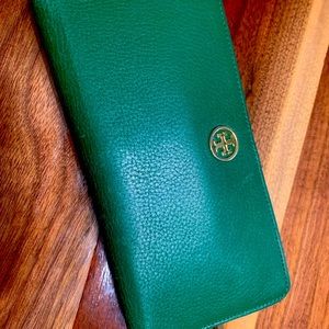 Authentic Tory Burch Used Green Wallet